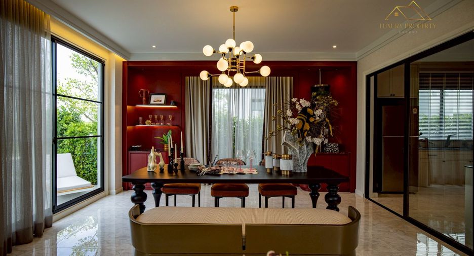 For sale 4 bedrooms house in East Pattaya, Pattaya