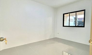 For sale 2 bedrooms townhouse in Si Racha, Chonburi