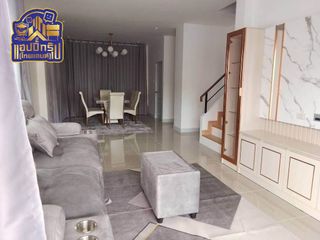 出售 3 卧室 独立屋 在 Si Racha, Chon Buri