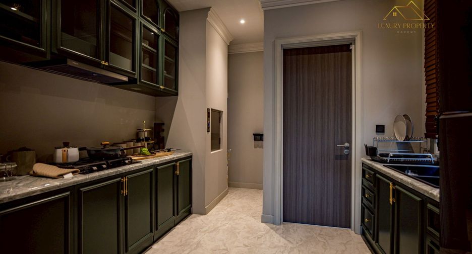 For sale 5 bedrooms house in East Pattaya, Pattaya