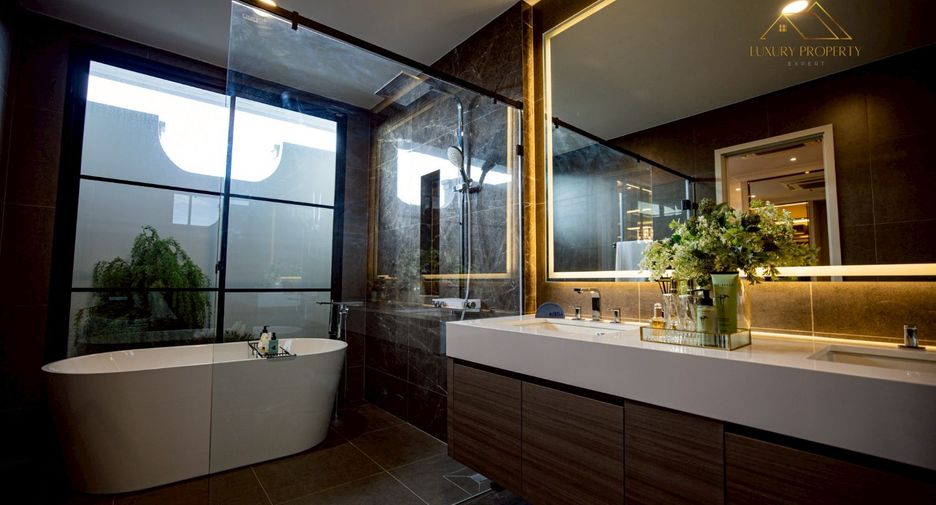 For sale 5 bedrooms house in East Pattaya, Pattaya