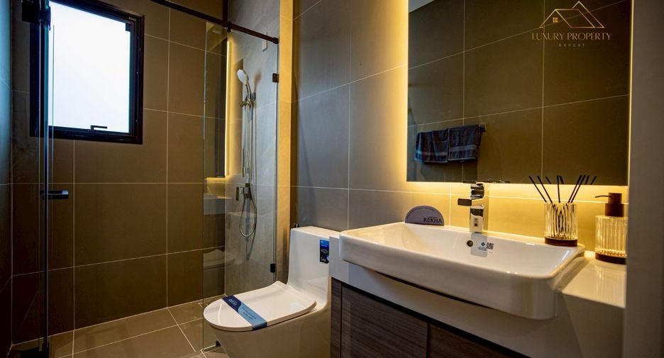 For sale 4 bedrooms house in East Pattaya, Pattaya