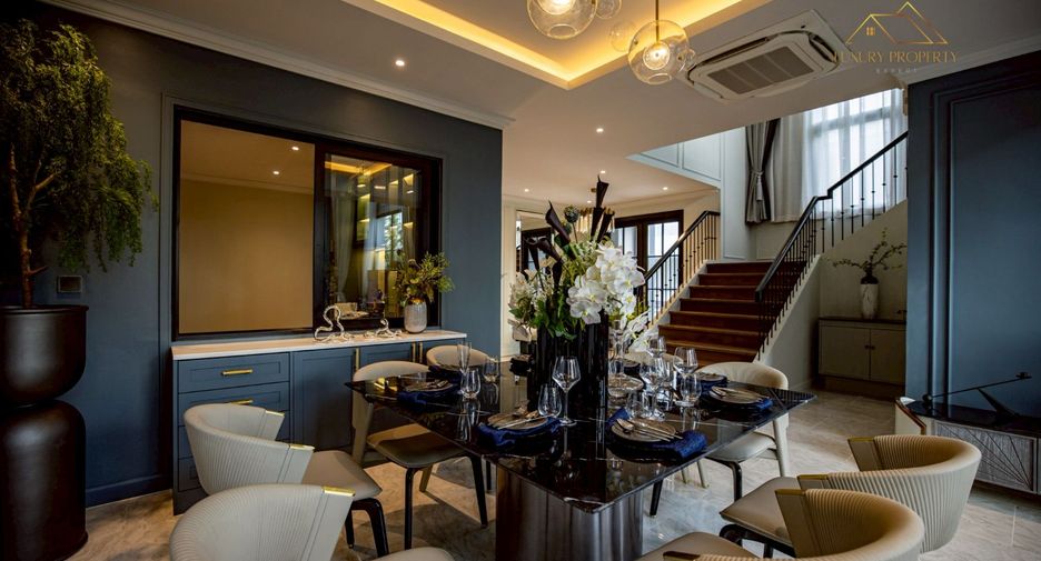 For sale 4 bedrooms house in East Pattaya, Pattaya