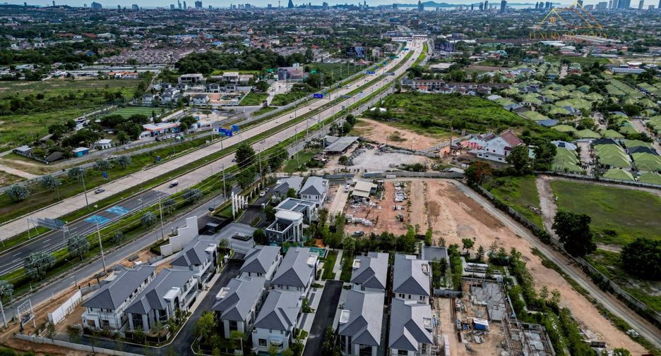 For sale 4 bedrooms house in East Pattaya, Pattaya