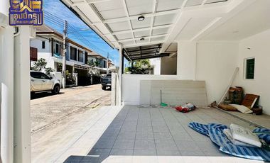 For sale 3 bedrooms house in Si Racha, Chonburi