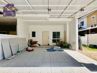 出售 3 卧室 独立屋 在 Si Racha, Chon Buri