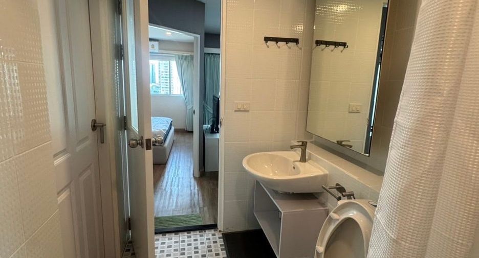 For rent 1 bed condo in Watthana, Bangkok