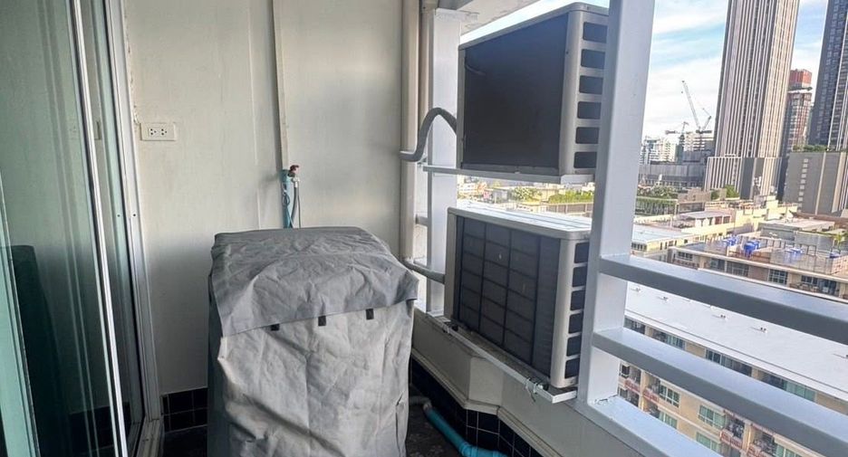 For rent 1 bed condo in Watthana, Bangkok