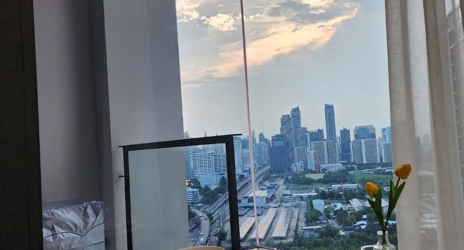 For rent 1 bed condo in Huai Khwang, Bangkok