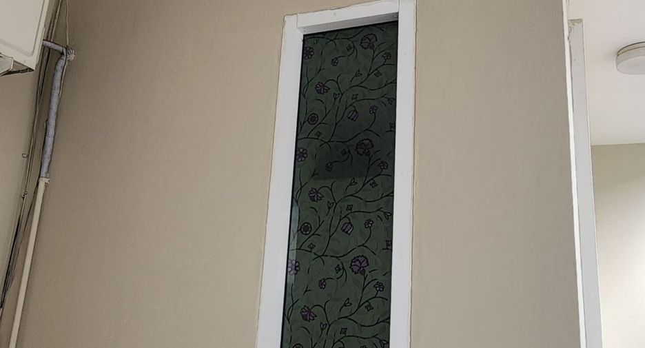 À vendre 3 chambres maison de ville à Si Racha, Chonburi