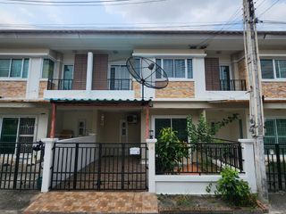 For sale 3 bedrooms townhouse in Si Racha, Chonburi