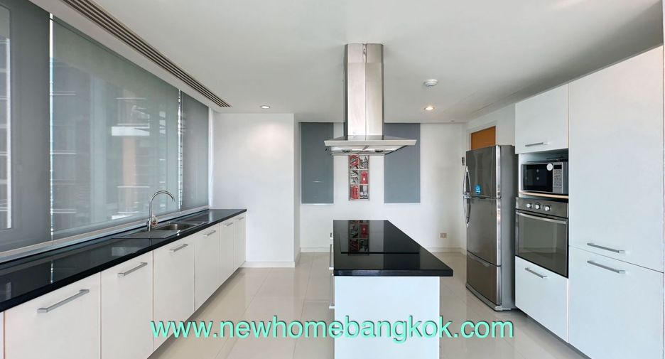 For rent 3 bedrooms condo in Khlong Toei, Bangkok