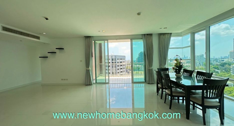 For rent 3 bedrooms condo in Khlong Toei, Bangkok