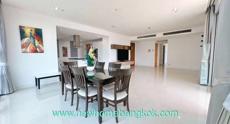 For rent 3 bedrooms condo in Khlong Toei, Bangkok