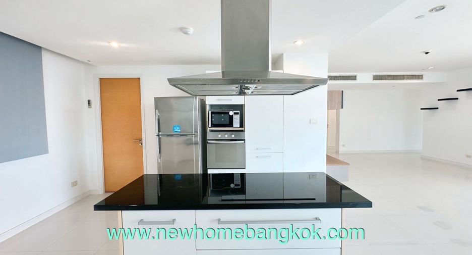 For rent 3 bedrooms condo in Khlong Toei, Bangkok