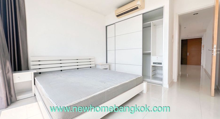 For rent 3 bedrooms condo in Khlong Toei, Bangkok