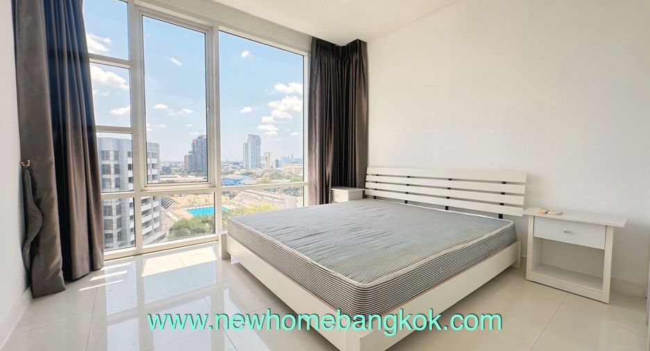 For rent 3 bedrooms condo in Khlong Toei, Bangkok