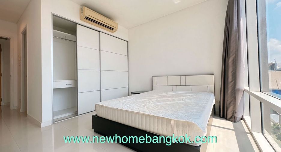 For rent 3 bedrooms condo in Khlong Toei, Bangkok