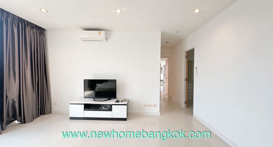 For rent 3 bedrooms condo in Khlong Toei, Bangkok