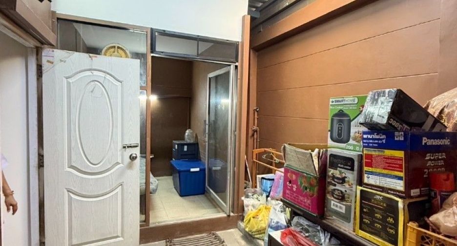 À vendre 6 chambres local commercial à Mueang Samut Sakhon, Samut Sakhon