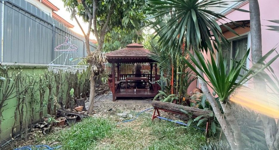 For sale 3 bedrooms townhouse in Bang Bua Thong, Nonthaburi