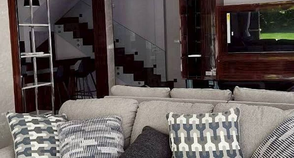For rent and for sale 5 bedrooms villa in East Pattaya, Pattaya