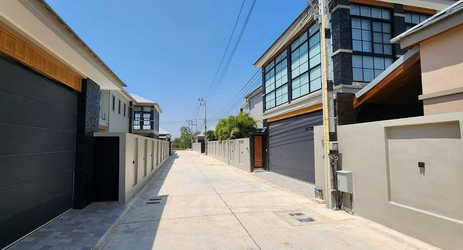 For rent and for sale 5 bedrooms villa in East Pattaya, Pattaya