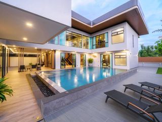 For sale 6 bedrooms villa in Bang Lamung, Chonburi