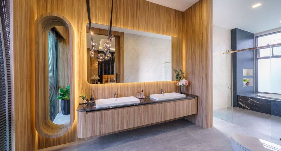 For sale 6 bedrooms villa in East Pattaya, Pattaya