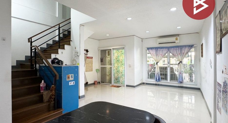 For sale 3 bedrooms townhouse in Min Buri, Bangkok