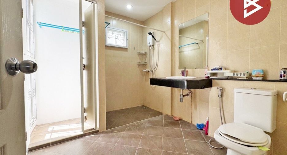 For sale 3 bedrooms townhouse in Min Buri, Bangkok