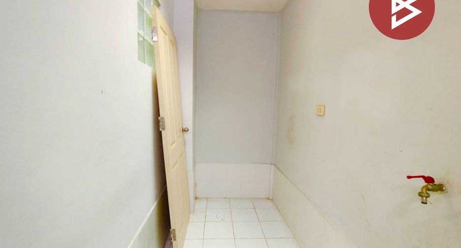 À vendre 3 chambres maison de ville à Mueang Samut Sakhon, Samut Sakhon