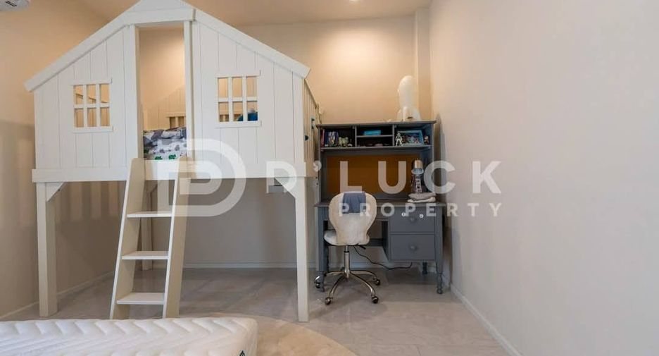 For sale 4 bedrooms house in Bang Lamung, Chonburi