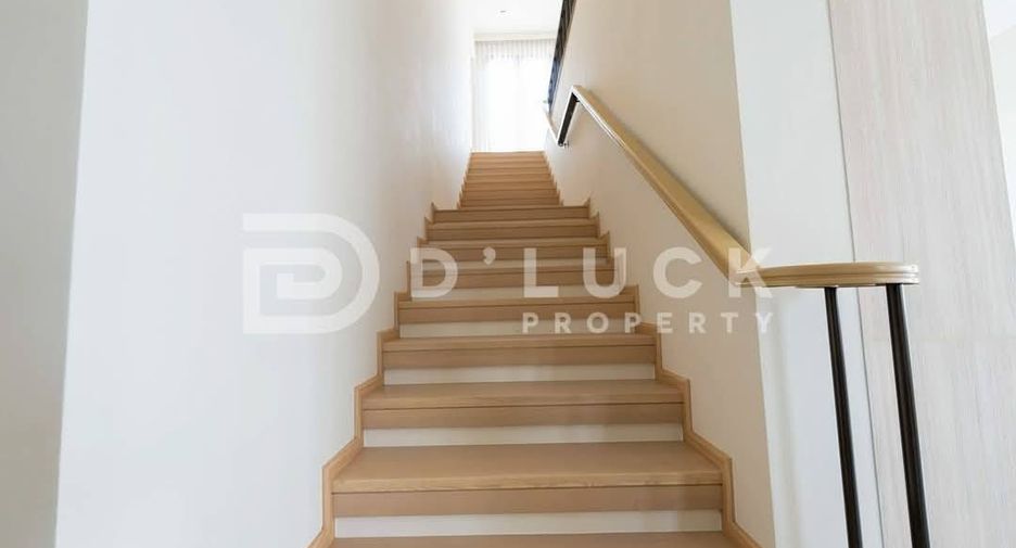 For sale 4 bedrooms house in Bang Lamung, Chonburi
