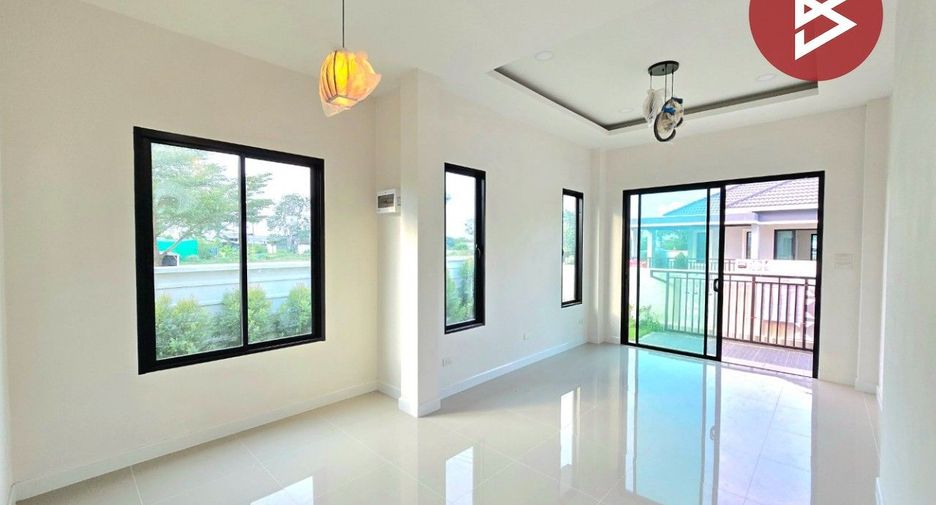 For sale 3 bedrooms townhouse in Kamphaeng Saen, Nakhon Pathom