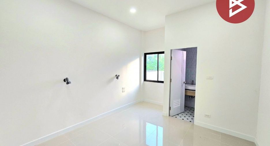 For sale 3 bedrooms townhouse in Kamphaeng Saen, Nakhon Pathom