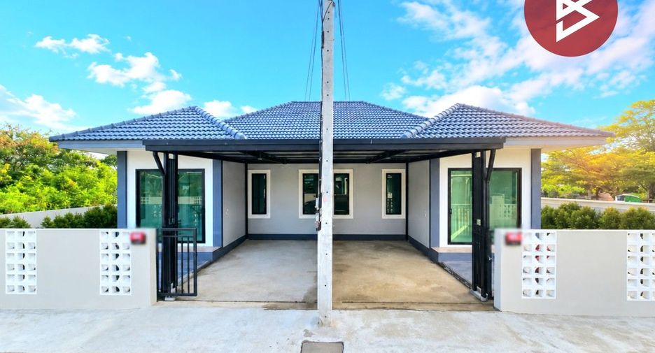 For sale 3 bedrooms townhouse in Kamphaeng Saen, Nakhon Pathom
