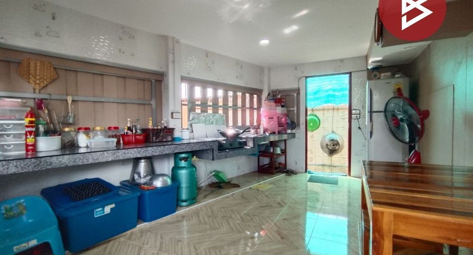 Haus zum Kauf mit 4 Zimmer in Sam Phran, Nakhon Pathom