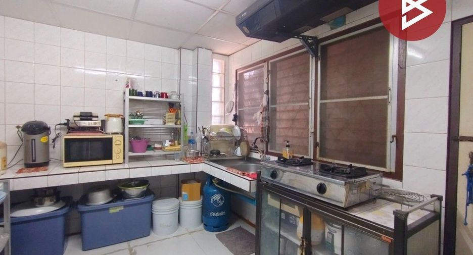 Haus zum Kauf mit 4 Zimmer in Sam Phran, Nakhon Pathom