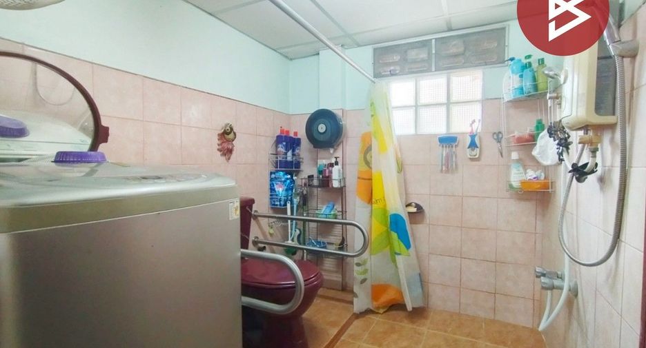 Haus zum Kauf mit 4 Zimmer in Sam Phran, Nakhon Pathom