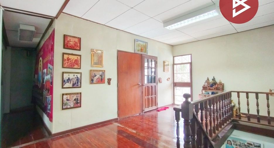 Haus zum Kauf mit 4 Zimmer in Sam Phran, Nakhon Pathom