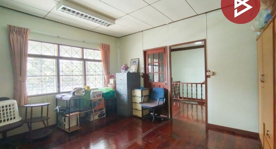 Haus zum Kauf mit 4 Zimmer in Sam Phran, Nakhon Pathom