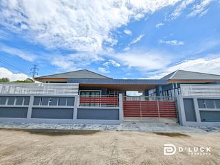 For rent and for sale 3 bedrooms house in Bang Lamung, Chonburi