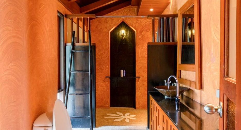 For sale 4 bedrooms villa in Jomtien, Pattaya