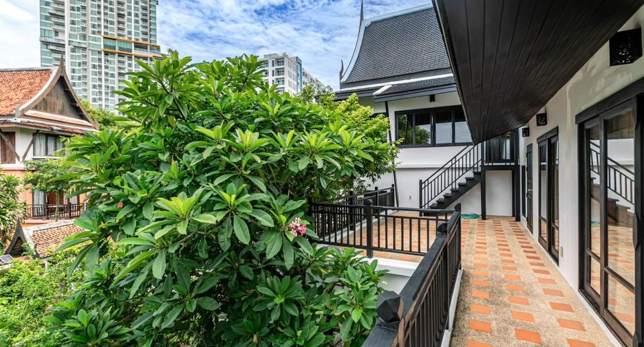 For sale 4 bedrooms villa in Jomtien, Pattaya
