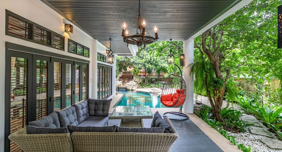 For sale 4 bedrooms villa in Jomtien, Pattaya