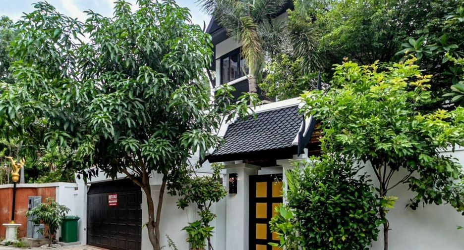 For sale 4 bedrooms villa in Jomtien, Pattaya