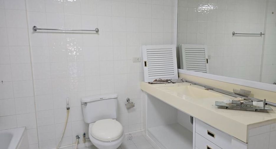 Аренда 3 спальни апартаменты в Патхум Щан, Бангкок