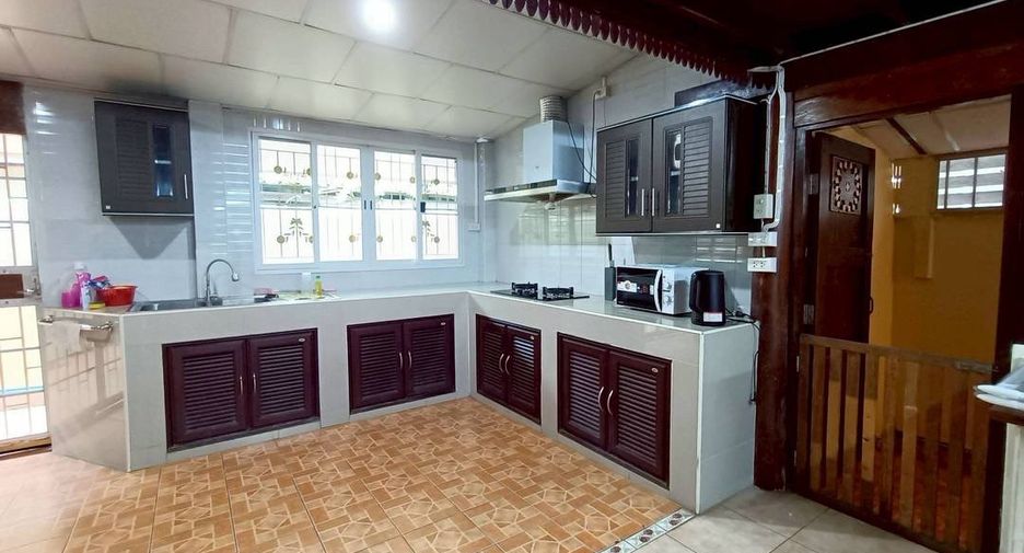 For rent 3 bedrooms house in Mueang Chiang Mai, Chiang Mai