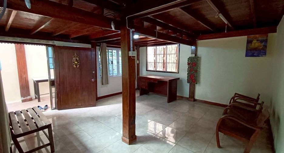 For rent 3 bedrooms house in Mueang Chiang Mai, Chiang Mai